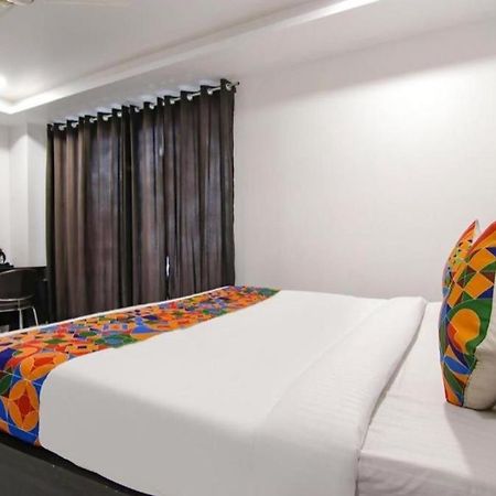 Hotel Grey Sky New Delhi Ngoại thất bức ảnh