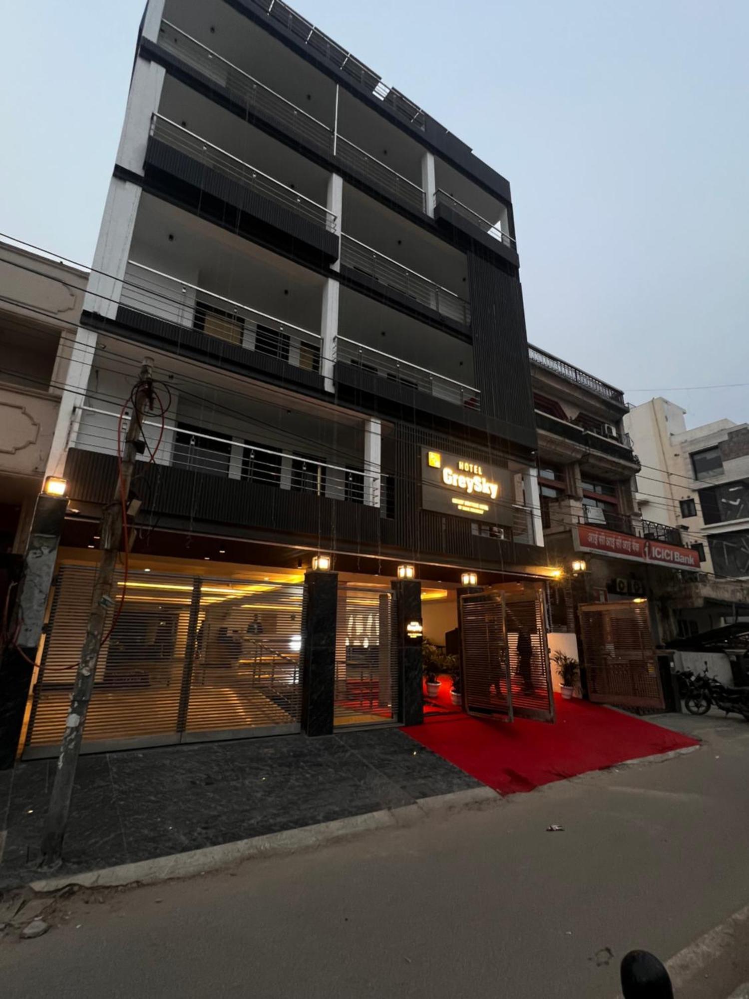 Hotel Grey Sky New Delhi Ngoại thất bức ảnh