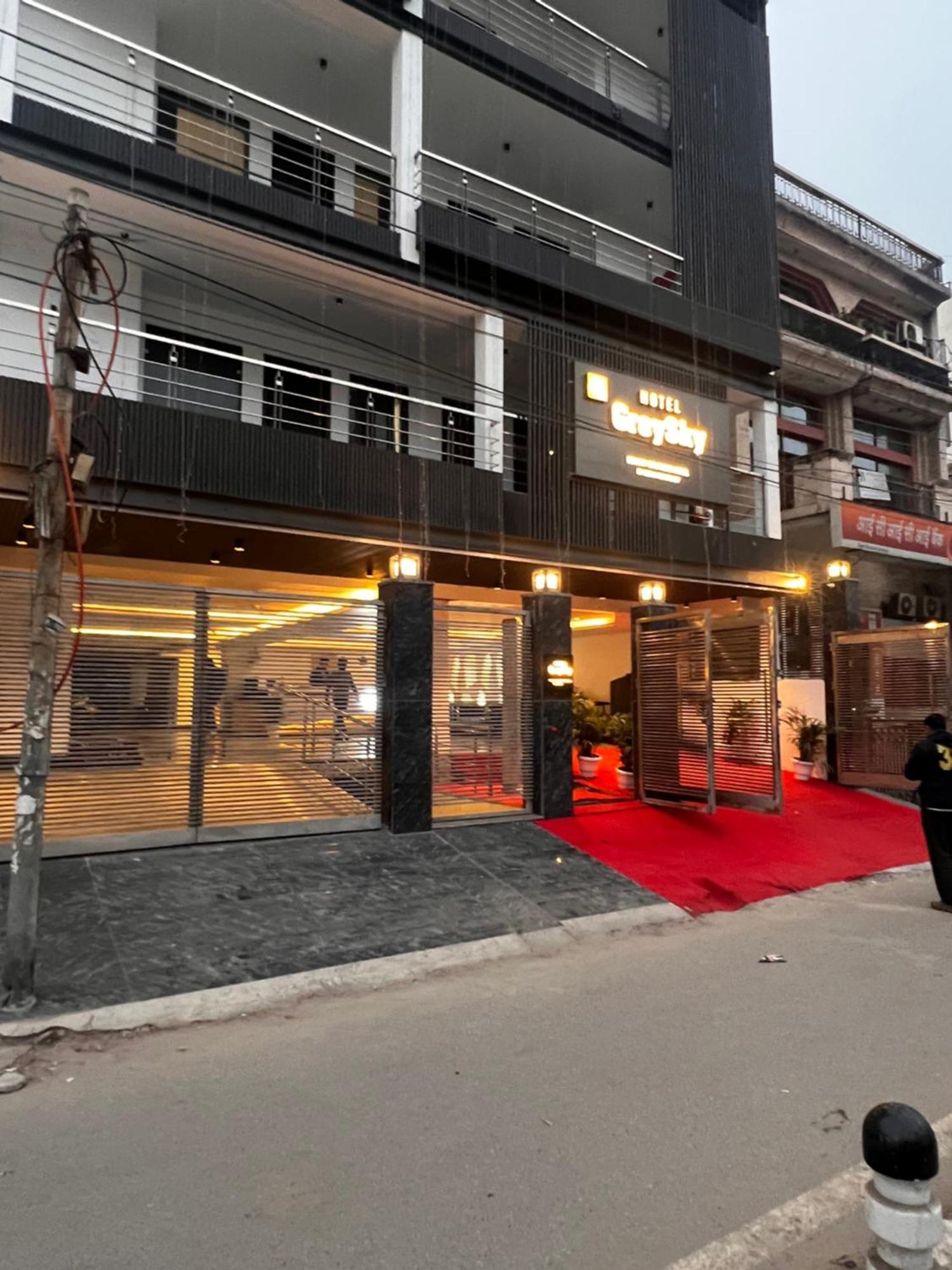 Hotel Grey Sky New Delhi Ngoại thất bức ảnh