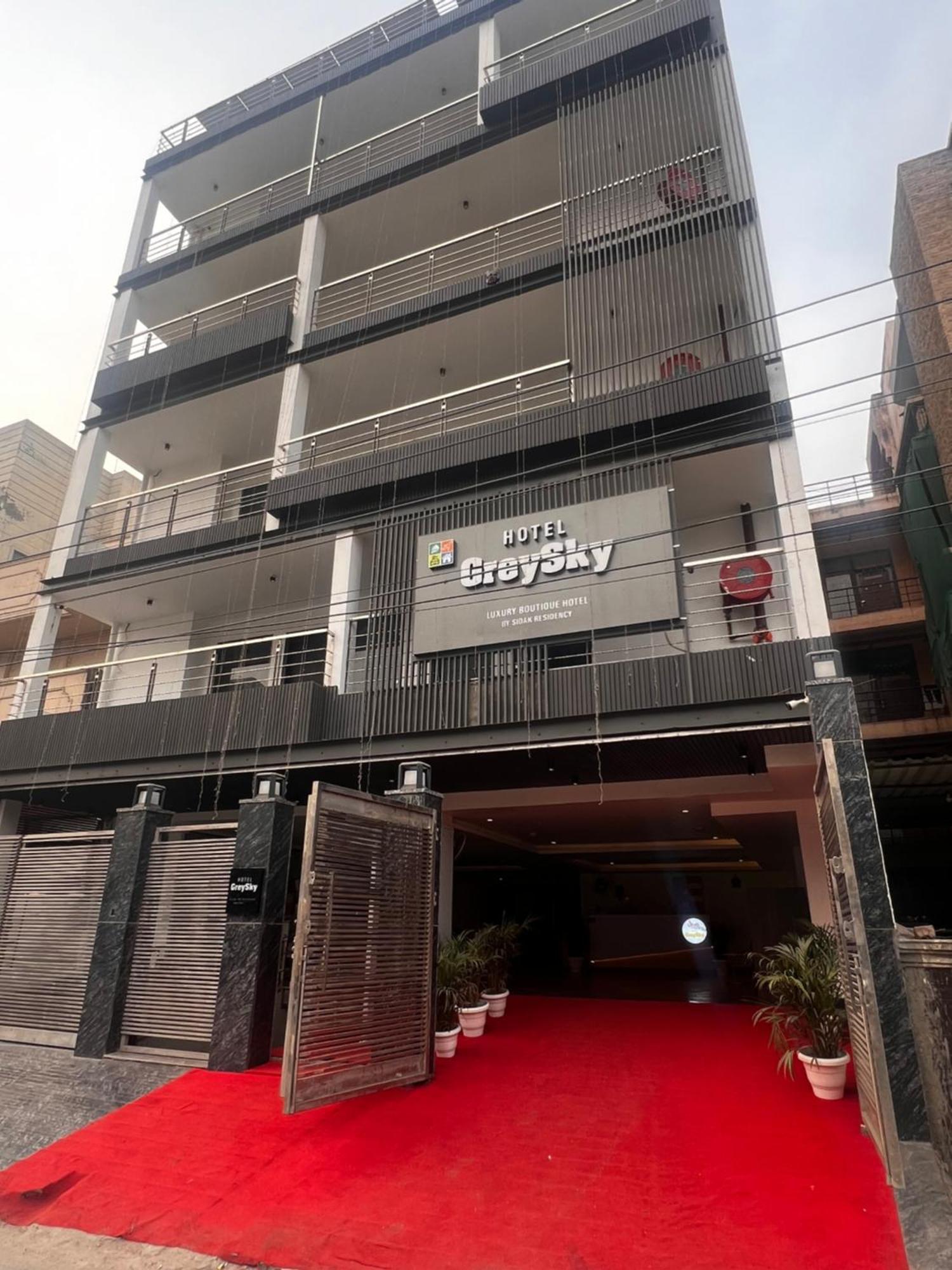 Hotel Grey Sky New Delhi Ngoại thất bức ảnh
